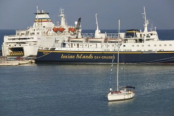 GREECE, Ionian Islands, ZAKYNTHOS: Yacht and Island Ferries