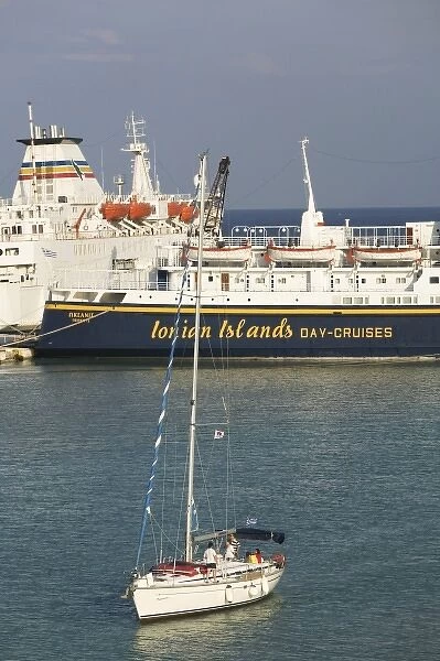 GREECE, Ionian Islands, ZAKYNTHOS: Yacht and Island Ferries