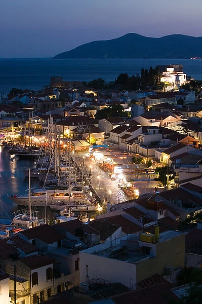 GREECE-Northeastern Aegean Islands-SAMOS-Pythagorio: Harbor View  /  Evening