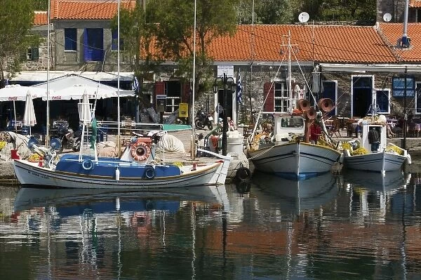 GREECE, Northeastern Aegean Islands, LESVOS (Mytilini), Mithymna (Molyvos): Fishing