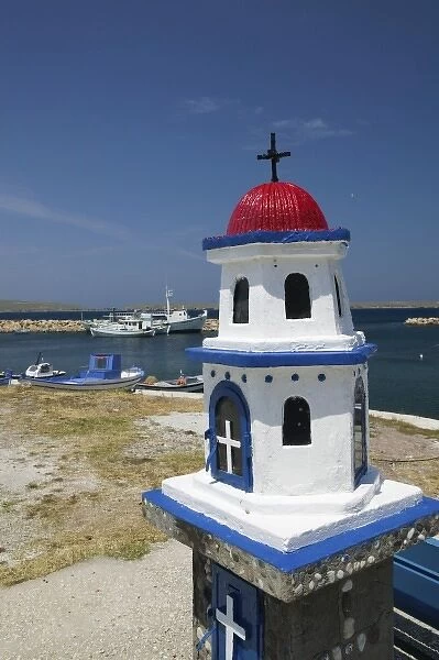 GREECE, Northeastern Aegean Islands, LESVOS (Mytilini), Sigri: Westernmost port on Lesvos