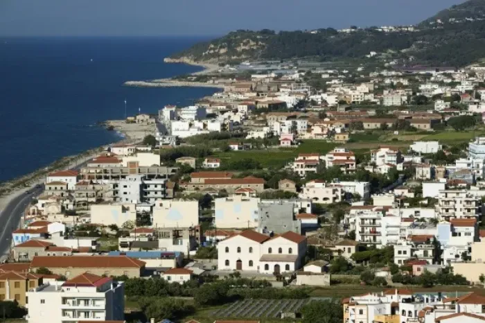 Framed Print : GREECE, Northeastern Aegean Islands, SAMOS, Karlovasi: Town View Framed Print : GREECE, Northeastern Aegean Islands, SAMOS, Karlovasi: Town View