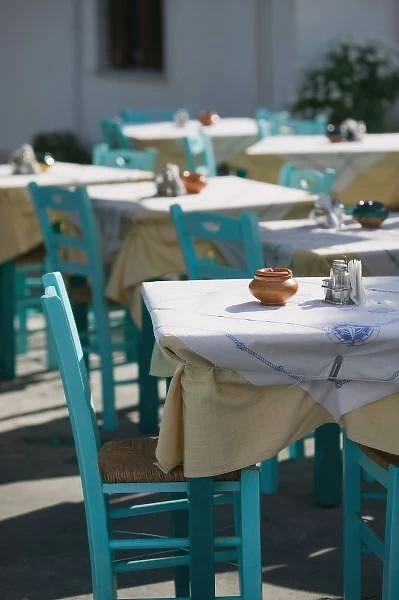 Greece, Northeastern Aegean Islands, SAMOS, Kokkari: Cafe Table