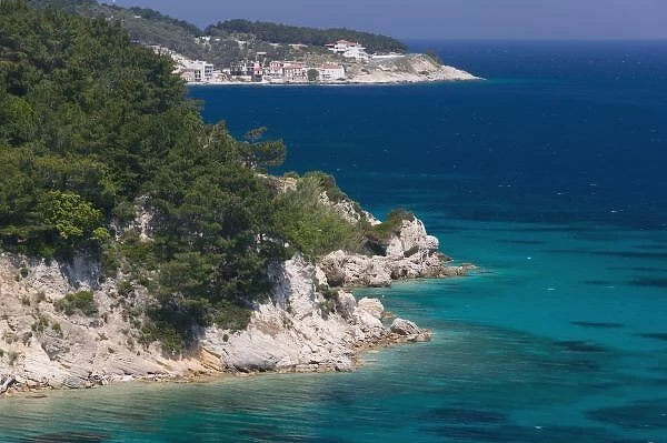 GREECE, Northeastern Aegean Islands, SAMOS, Kokkari: Coastline View by Tsamadou Beach