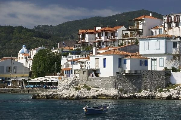 GREECE, Northeastern Aegean Islands, SAMOS, Kokkari: Kokkari Waterfront