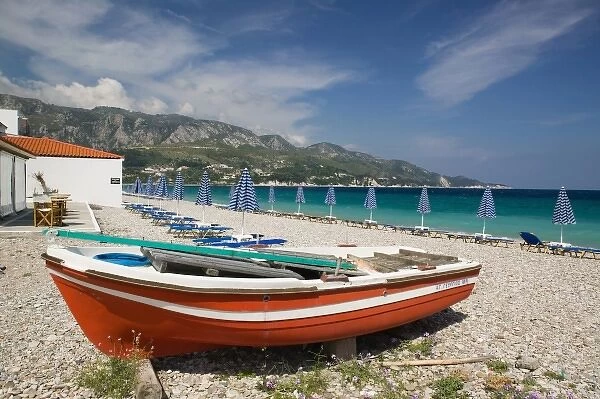 GREECE, Northeastern Aegean Islands, SAMOS, Kokkari: Resort Town Beachfront