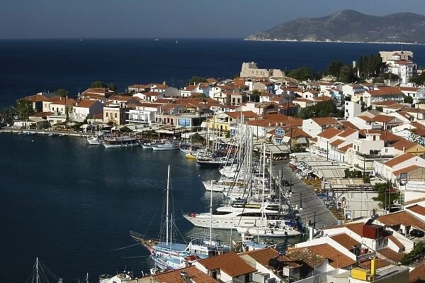 GREECE, Northeastern Aegean Islands, SAMOS, Pythagorio: Harbor View  /  Morning
