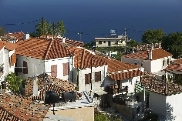 GREECE, Northeastern Aegean Islands, SAMOS, Vourliotes: Town View