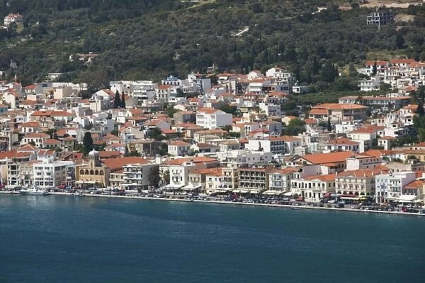 GREECE-Northeastern Aegean Islands-SAMOS-Vathy (Samos Town): Town View with Harbor