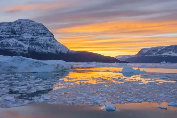 Framed Print : Greenland, Scoresby Sund, Gasefjord. Sunset with icebergs and brash ice Framed Print : Greenland, Scoresby Sund, Gasefjord. Sunset with icebergs and brash ice