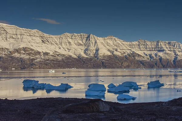Greenland. Scoresby Sund. Gasefjord. Krogen. Snow-covered mountains and icebergs