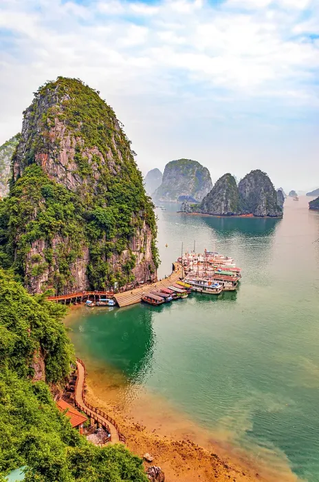 Framed Print : Ha Long Bay, Sung Sot, Surprise Cave, Vietnam. Wide angle vertical view of bay where cave complex is found in the UNESCO Heritage Site Framed Print : Ha Long Bay, Sung Sot, Surprise Cave, Vietnam. Wide angle vertical view of bay where cave complex is found in the UNESCO Heritage Site