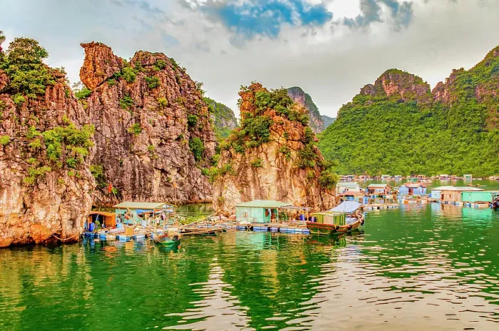 Framed Print : Ha Long Bay, Vietnam. Wide angle landscape view of floating fishing village among limestone karsts and islets of the UNESCO Heritage Site