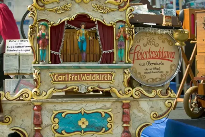 Framed Print : hand organ, warnemunde