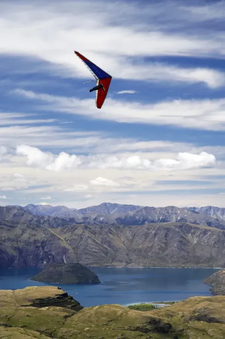 Framed Print : Hang Glider above Lake Wanaka, South Island, New Zealand