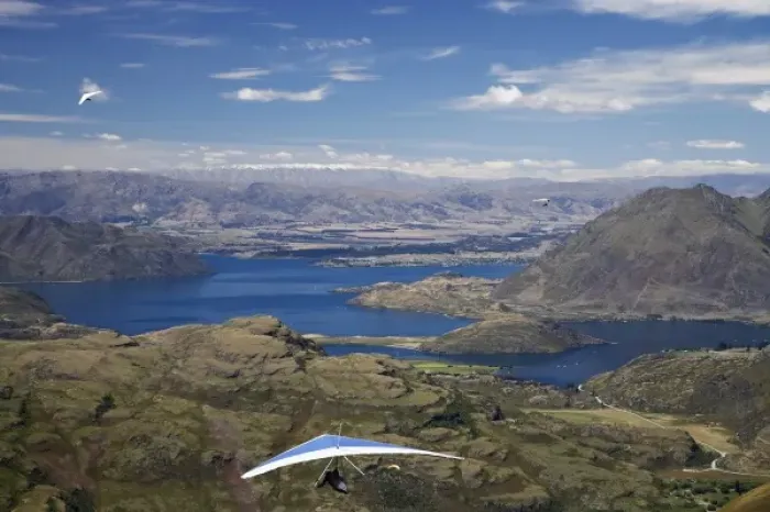 Framed Print : Hang Gliders above Lake Wanaka, South Island, New Zealand Framed Print : Hang Gliders above Lake Wanaka, South Island, New Zealand