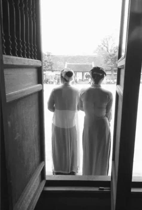 Framed Print : Hanoi Vietnam, Women in Traditional Dress Temple of Literature (NR) Framed Print : Hanoi Vietnam, Women in Traditional Dress Temple of Literature (NR)