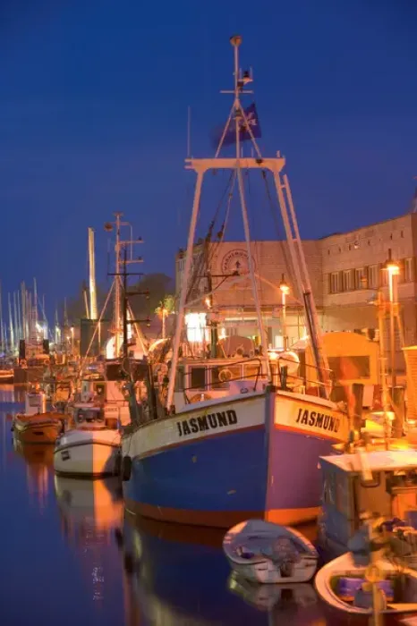 Framed Print : harbor by night Framed Print : harbor by night