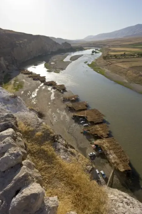 Framed Print : Hasankeyf on the Tigris River, Batman, Turkey Framed Print : Hasankeyf on the Tigris River, Batman, Turkey