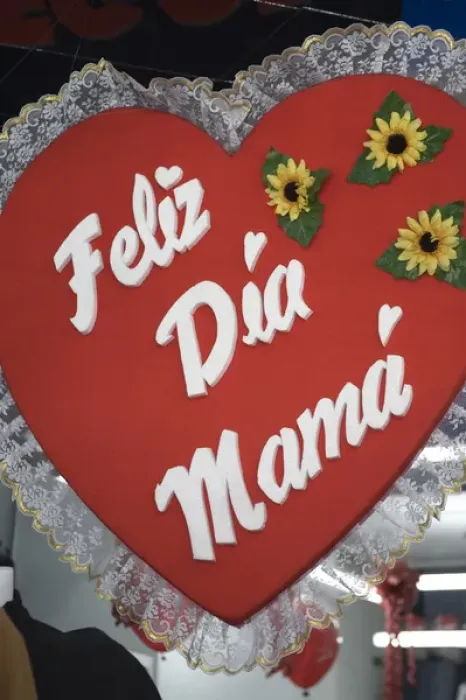 Framed Print : Heart decorated in Spanish for Mothers Day, Huaraz, Peru, South America