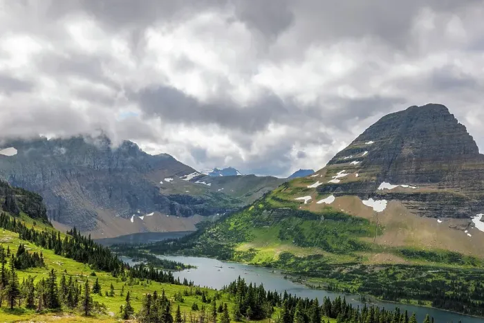 Framed Print : Hidden Lake and Bearhat Mountain in Glacier National Park, Montana, USA Framed Print : Hidden Lake and Bearhat Mountain in Glacier National Park, Montana, USA