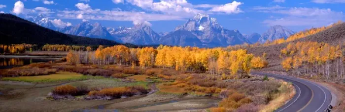 Framed Print : Highway along Oxbow Bend in Grand Teton National Park, Wyoming