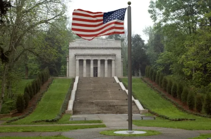Framed Print : Hodgenville, Kentucky, USA. Abraham Lincoln Birthplace Memorial Building