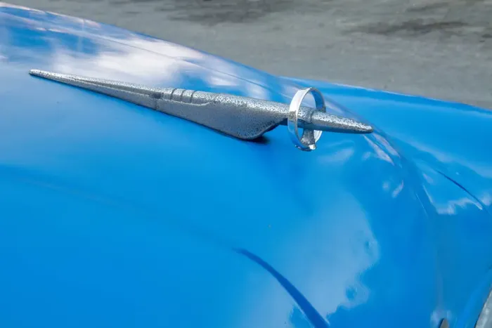 Framed Print : Detail of hood ornament on blue classic American Buick car in Habana, Havana, Cuba Framed Print : Detail of hood ornament on blue classic American Buick car in Habana, Havana, Cuba