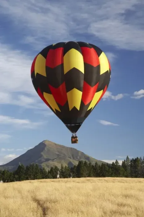 Framed Print : Hot Air Balloon near Wanaka, South Island, New Zealand Framed Print : Hot Air Balloon near Wanaka, South Island, New Zealand