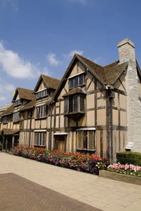 Framed Print : House of famous writer William Shakespeare in Stratford Upon Avon in the West Midlands Framed Print : House of famous writer William Shakespeare in Stratford Upon Avon in the West Midlands