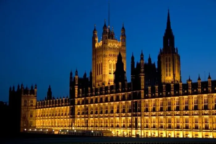 Framed Print : The Houses of Parliament at night in the city of London, England