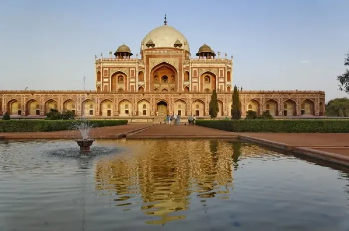 Framed Print : Humayuns Tomb, a complex of Mughal architecture built as Mughal Emperor Humayuns tomb Framed Print : Humayuns Tomb, a complex of Mughal architecture built as Mughal Emperor Humayuns tomb
