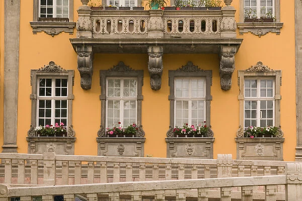 HUNGARY-Budapest: Buda- House on Corvin ter (Square) Vizivaros  /  Watertown