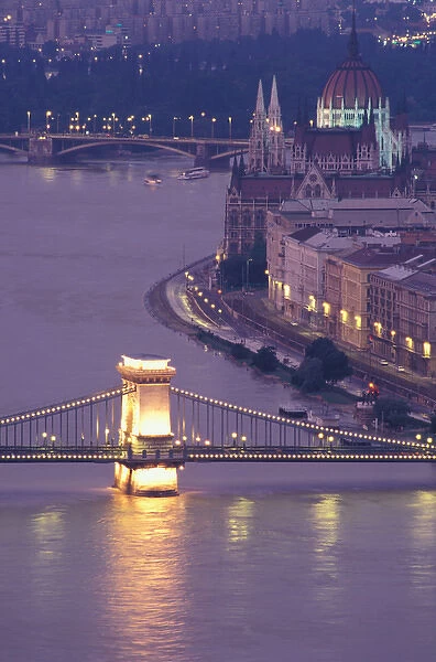 Hungary, Budapest, Chain Bridge, Parliament and Danube river at dusk
