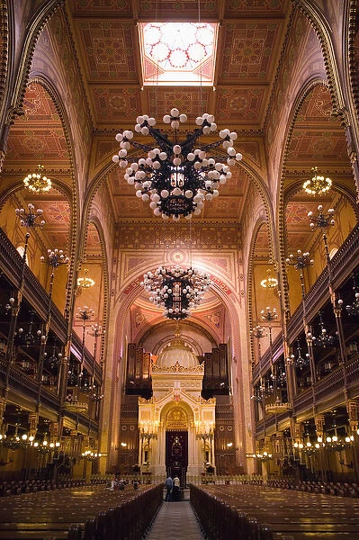 HUNGARY-Budapest: The Great Synagogue - Biggest in Europe Interior