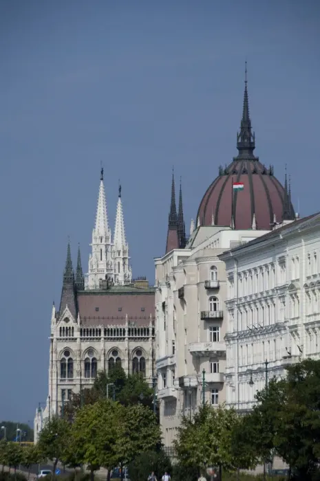 Framed Print : Hungary, Budapest. Neo-Gothic Parliament building (aka Orszaghaz), largest building