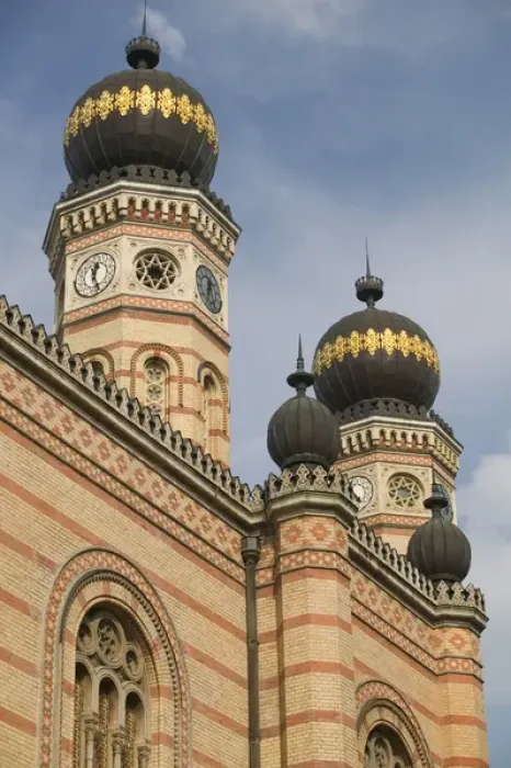 Framed Print : HUNGARY-Budapest: Pest- Great Synagogue (b. 1859) - Largest Synagogue in Europe Framed Print : HUNGARY-Budapest: Pest- Great Synagogue (b. 1859) - Largest Synagogue in Europe