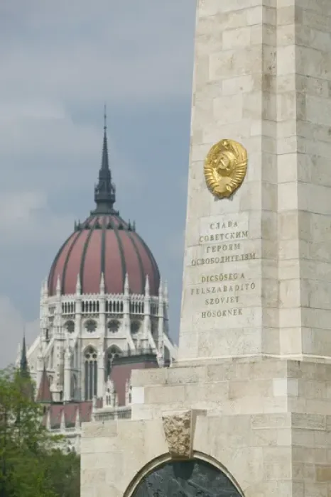 Framed Print : HUNGARY-Budapest: Szabadsag ter (Square)- Soviet Army Memorial & Parliament Roof