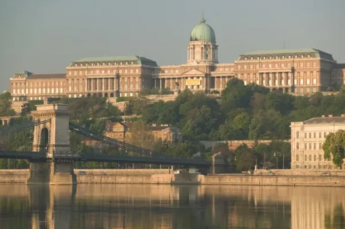 Framed Print : HUNGARY-Budapest: Szechenyi (Chain) Bridge, National Gallery & Danube River / Morning Framed Print : HUNGARY-Budapest: Szechenyi (Chain) Bridge, National Gallery & Danube River / Morning