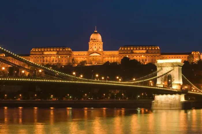 Framed Print : HUNGARY-Budapest: Szechenyi (Chain) Bridge, National Gallery & Danube River / Evening Framed Print : HUNGARY-Budapest: Szechenyi (Chain) Bridge, National Gallery & Danube River / Evening