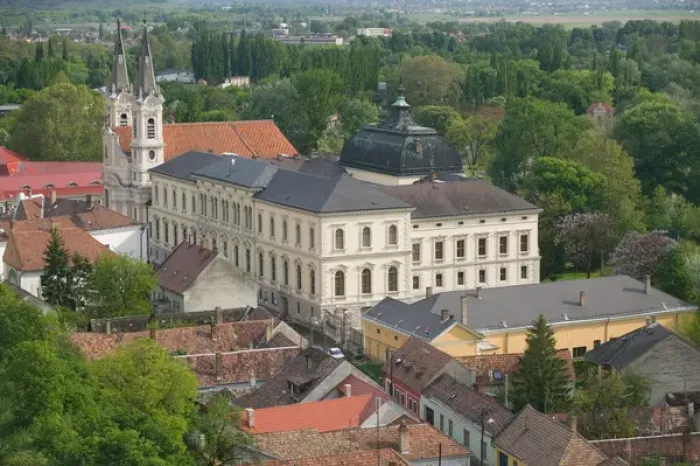 Framed Print : HUNGARY-DANUBE BEND-Estergom: Vizivaros / Water Town Below Estergom Basilica Framed Print : HUNGARY-DANUBE BEND-Estergom: Vizivaros / Water Town Below Estergom Basilica