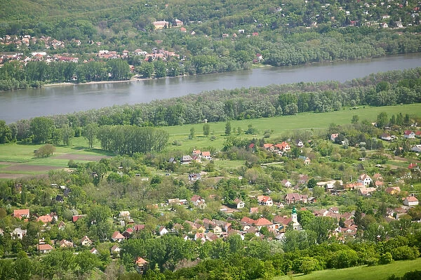 HUNGARY-DANUBE BEND-Kismaros: Danube River Towns of Kismaros & Kisorosz from Nagy