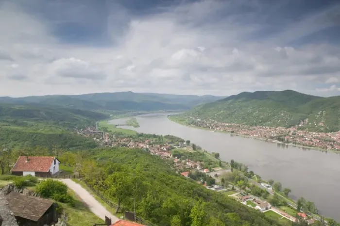 Framed Print : HUNGARY-DANUBE BEND-Visegrad: Visegrad Citadel (b. 1259) - View of Danube River Framed Print : HUNGARY-DANUBE BEND-Visegrad: Visegrad Citadel (b. 1259) - View of Danube River