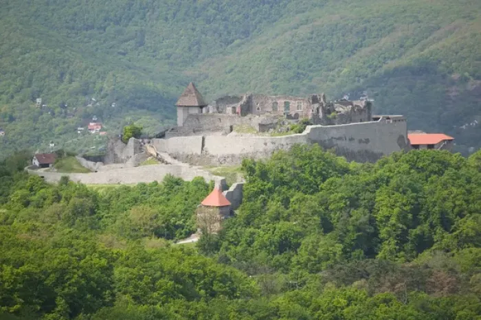 Framed Print : HUNGARY-DANUBE BEND-Visegrad: Visegrad Citadel (b. 1259) - Viewed from Nagy Villam Framed Print : HUNGARY-DANUBE BEND-Visegrad: Visegrad Citadel (b. 1259) - Viewed from Nagy Villam