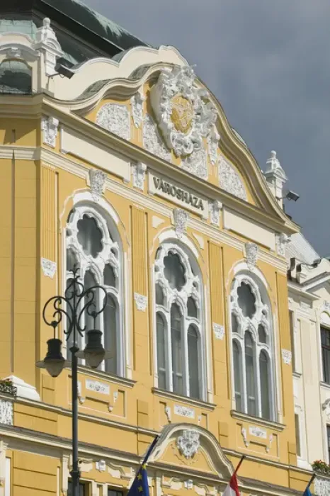 Framed Print : HUNGARY-Southern Transdanubia-PECS: Szechenyi ter Square  /  Town Hall