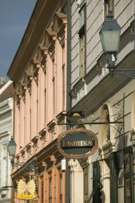 Framed Print : HUNGARY-Southern Transdanubia-PECS: Wine Shop - Jokai ter Square Framed Print : HUNGARY-Southern Transdanubia-PECS: Wine Shop - Jokai ter Square