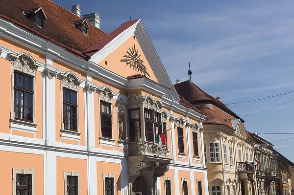 HUNGARY-WESTERN TRANSDANUBIA-Gyor: Buildings along Szechenyi Ter Square