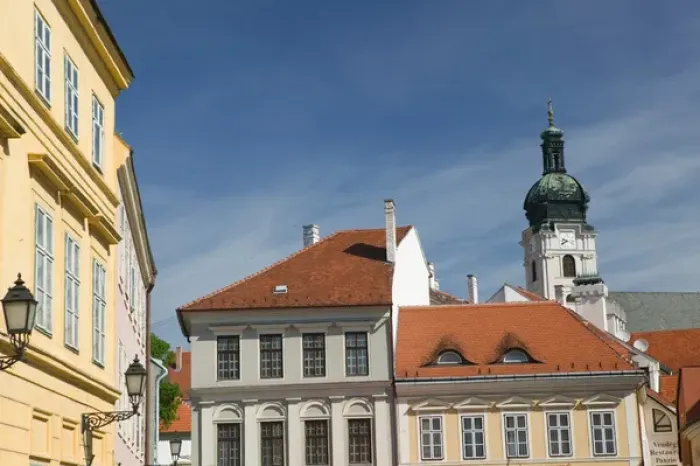 Framed Print : HUNGARY-WESTERN TRANSDANUBIA-Gyor: Becsi Kapu Ter Square View towards Gyor Cathedral