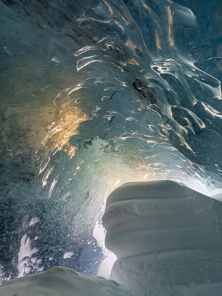 Ice cave in the glacier Breidamerkurjoekull in Vatnajoekull National Park