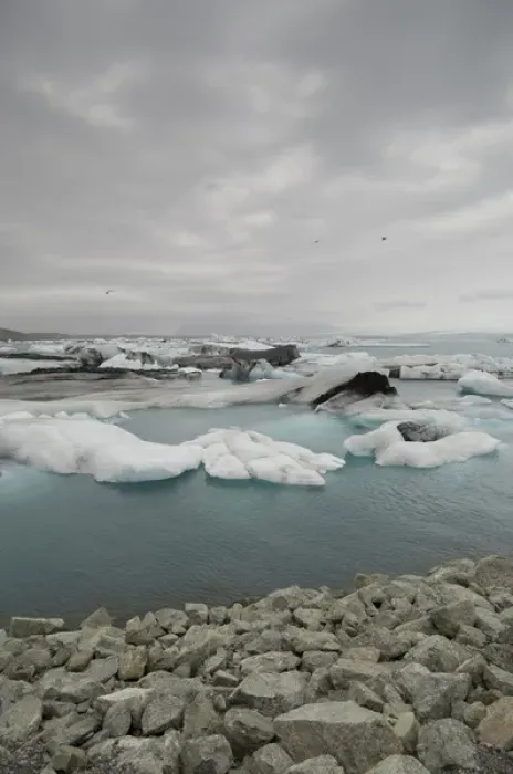 Framed Print : Icebergs floating in Jokulsarlon glacial lagoon, South coast, Iceland